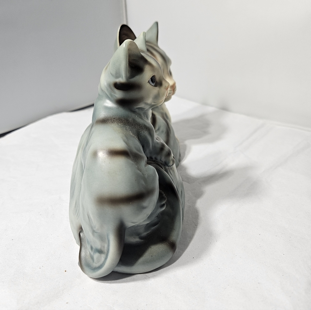 Vintage MCM Gray Ceramic Momma Cat & Kitten Baby Figurine Statue - Picture 7 of 12